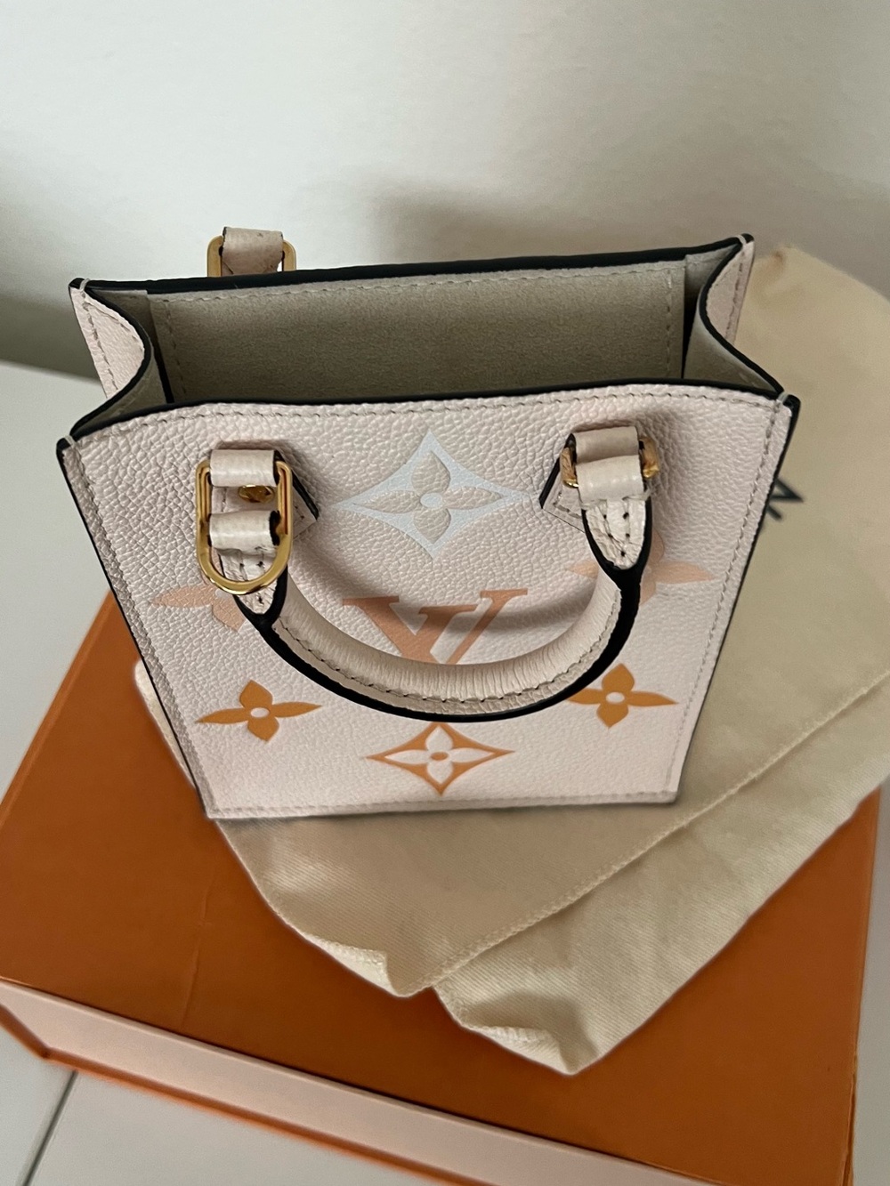 Louis Vuitton Small Monogram Tote in Cream, Tan and Gold - Picture 9 of 10